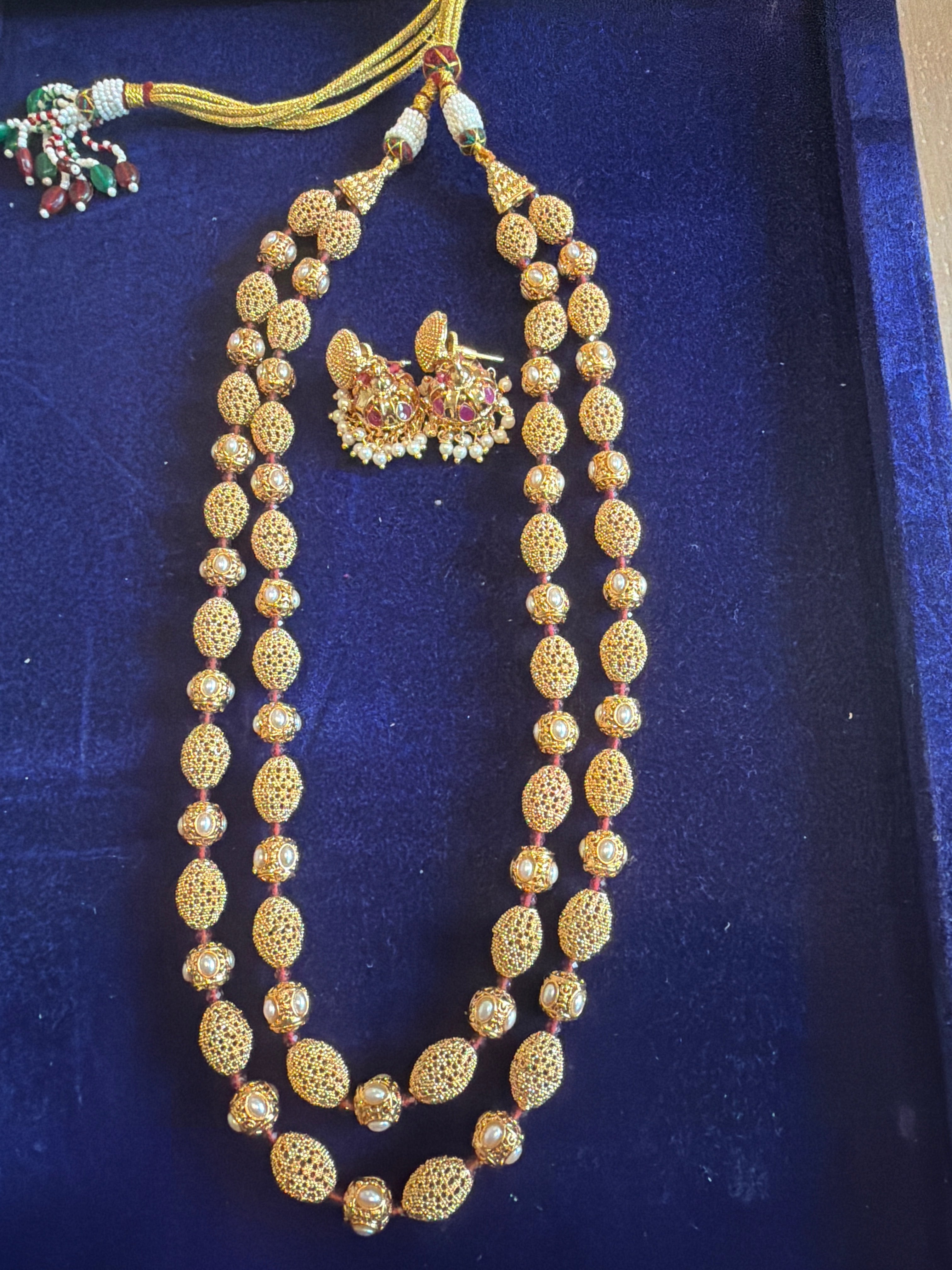 Golden egg beads necklace with pearls