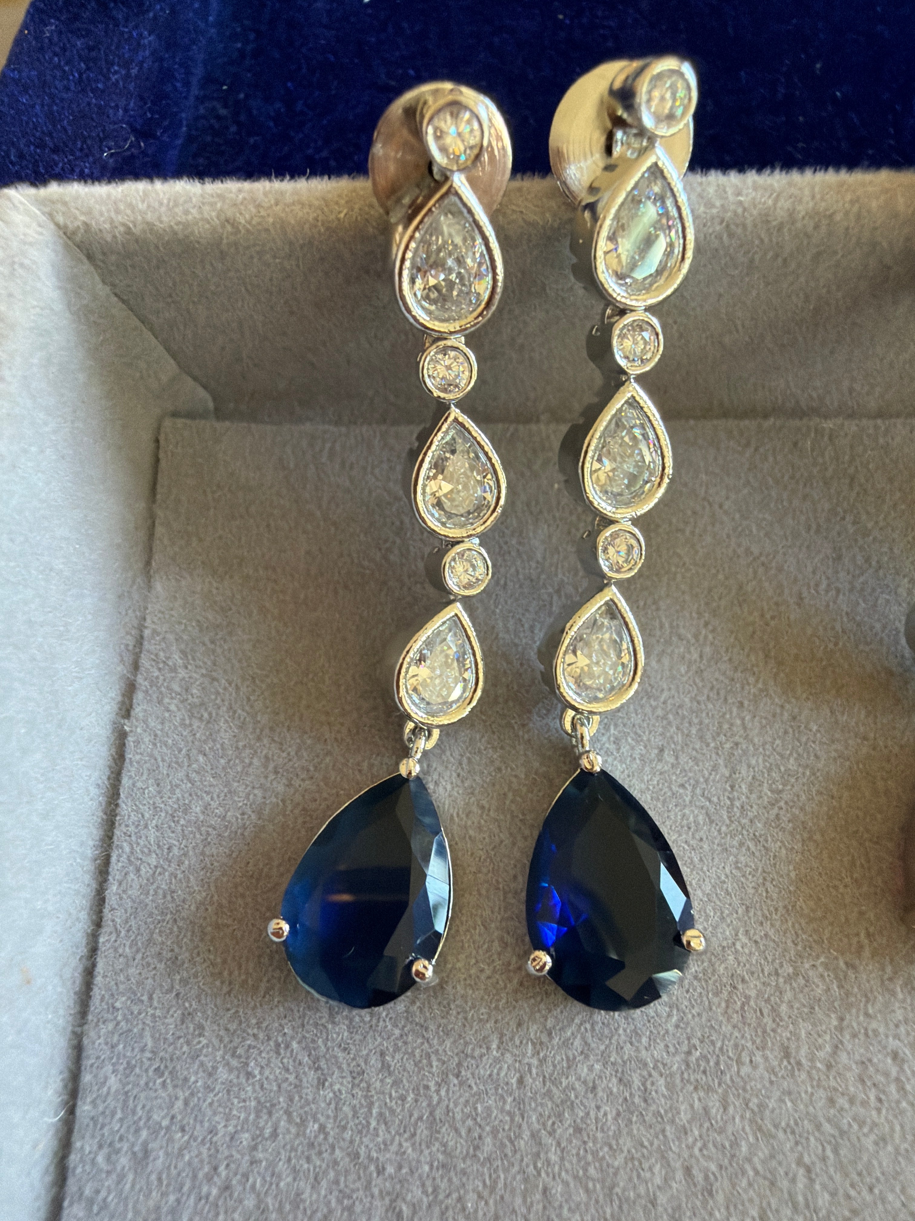 Kundan light weight earrings