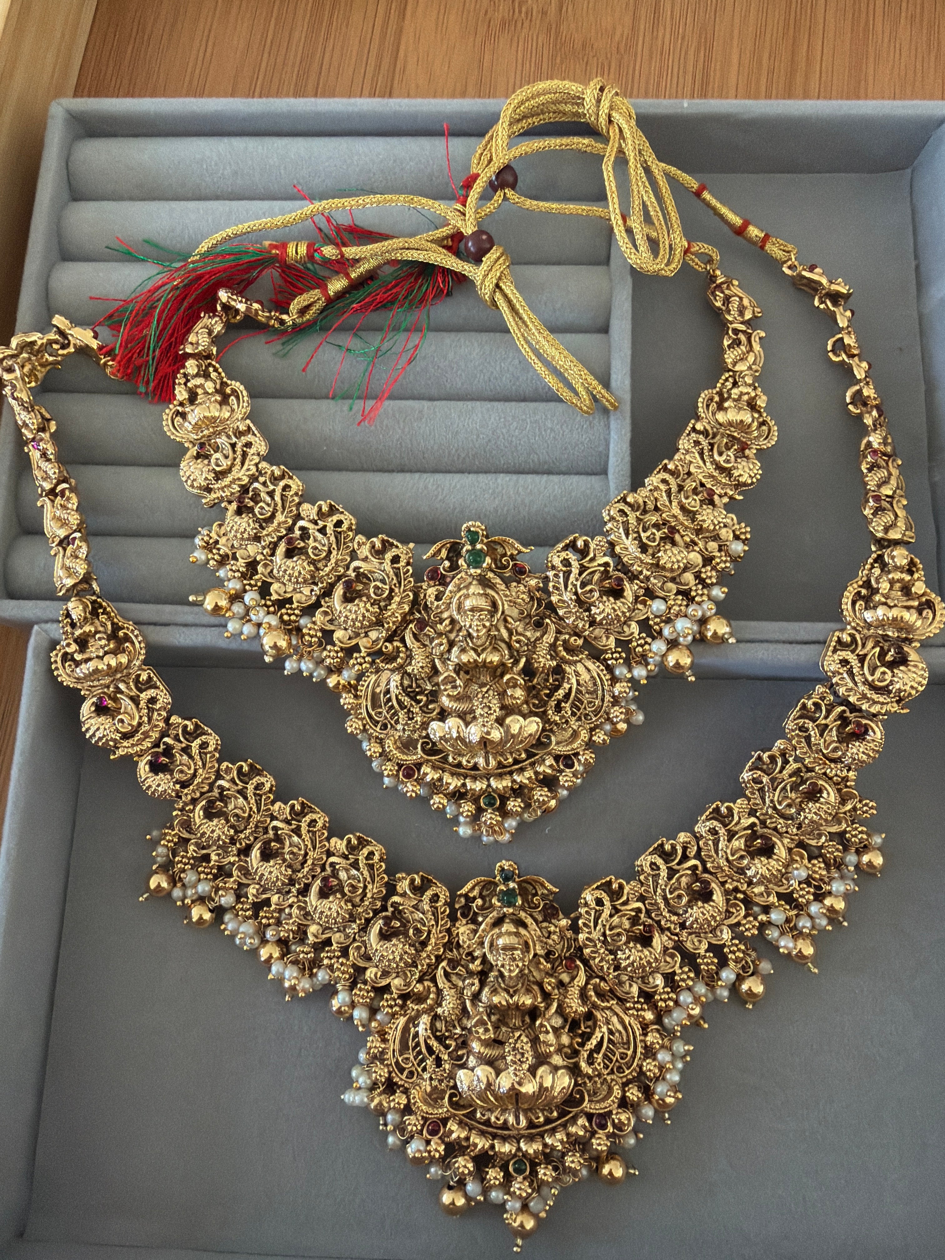 Devi necklace set