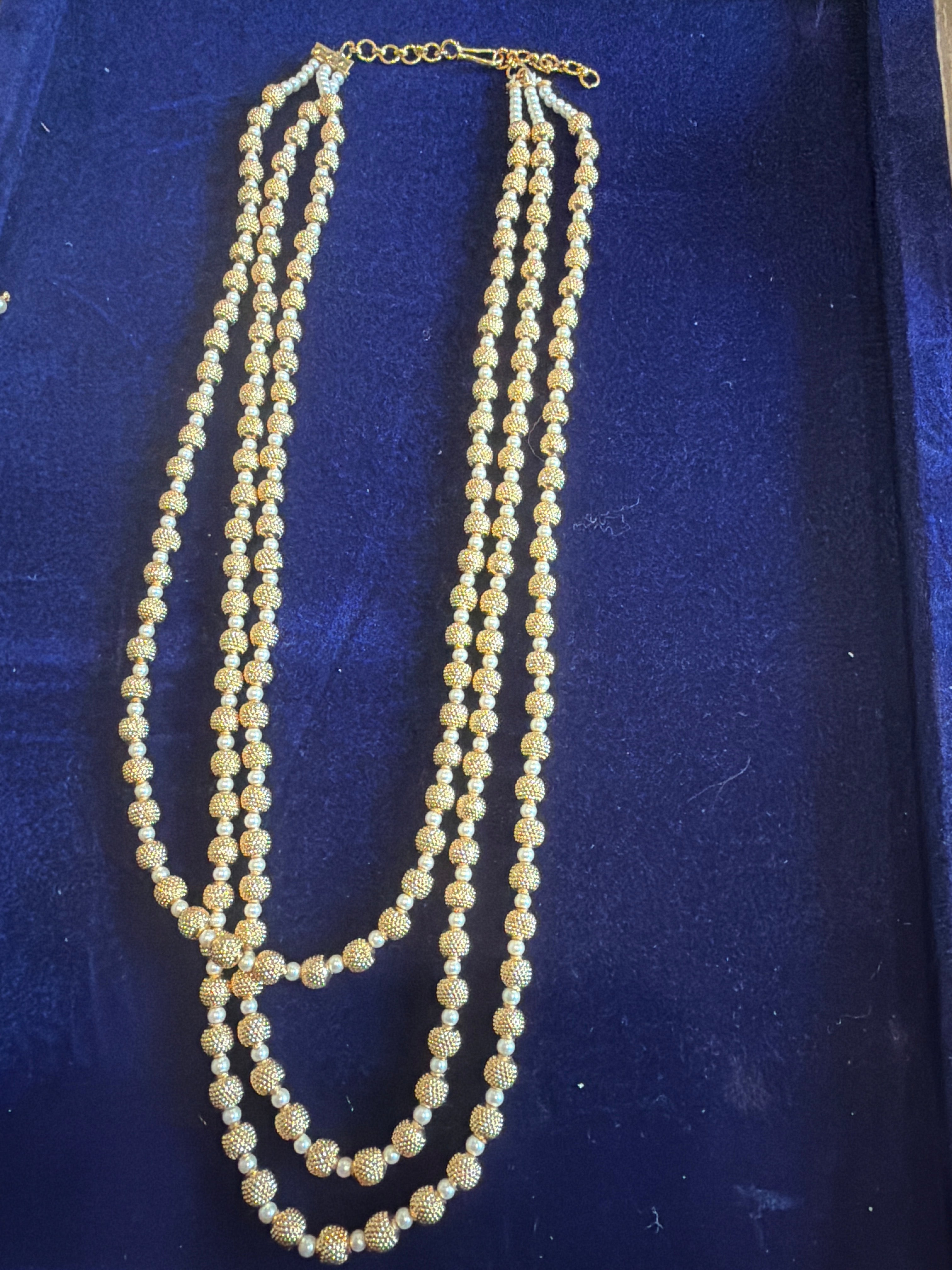 Light weight beaded necklace