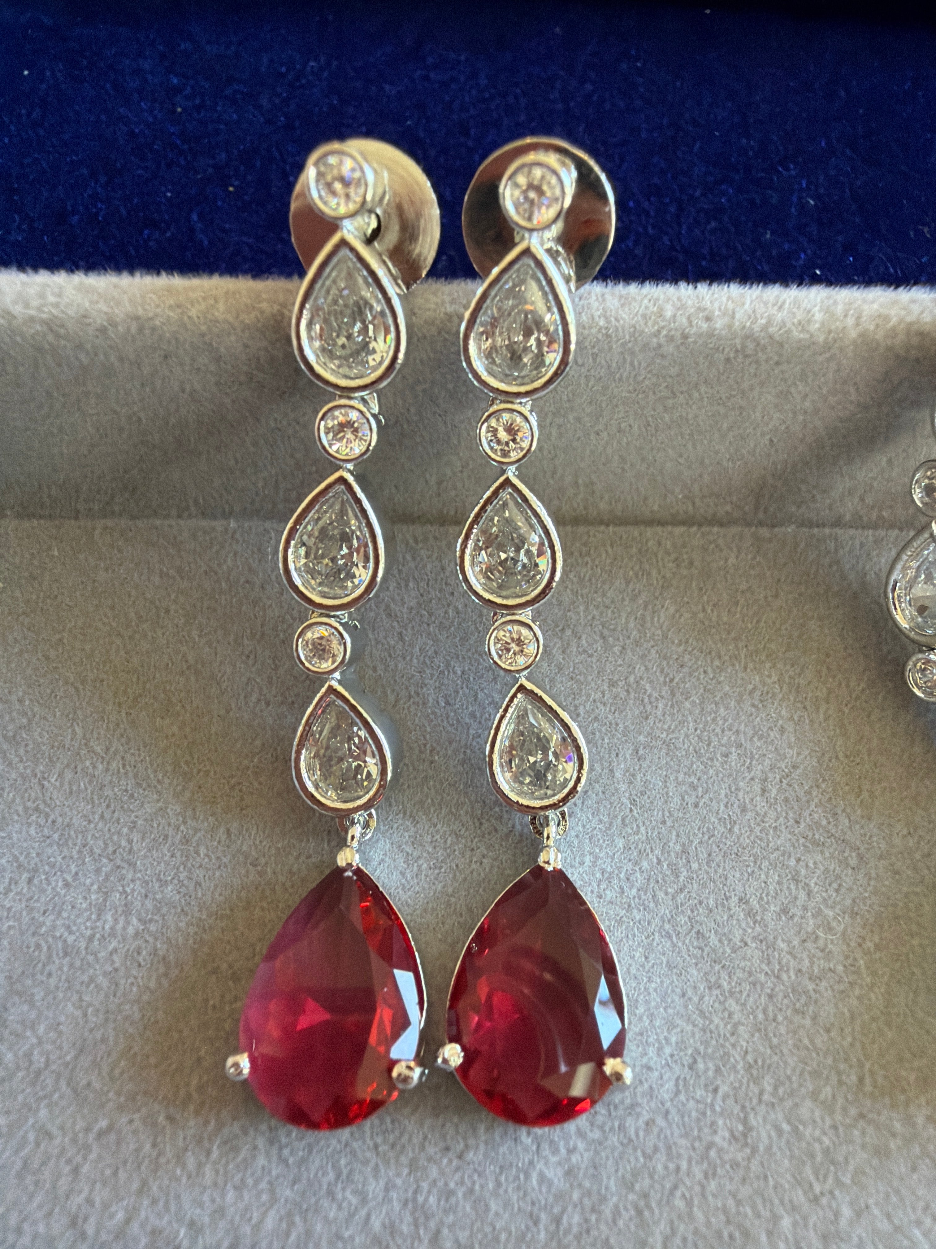 Kundan light weight earrings